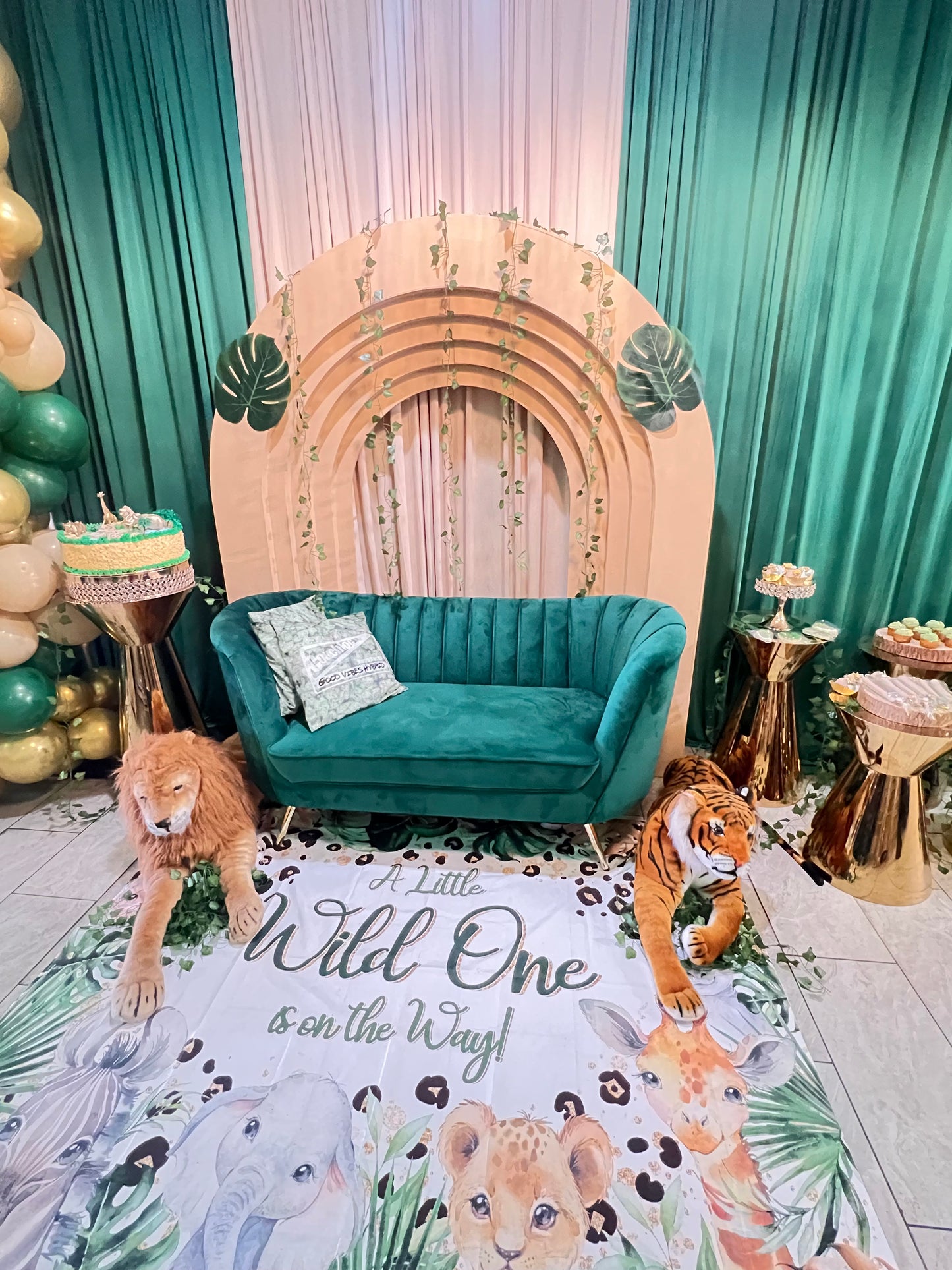 Velvet Loveseat- green