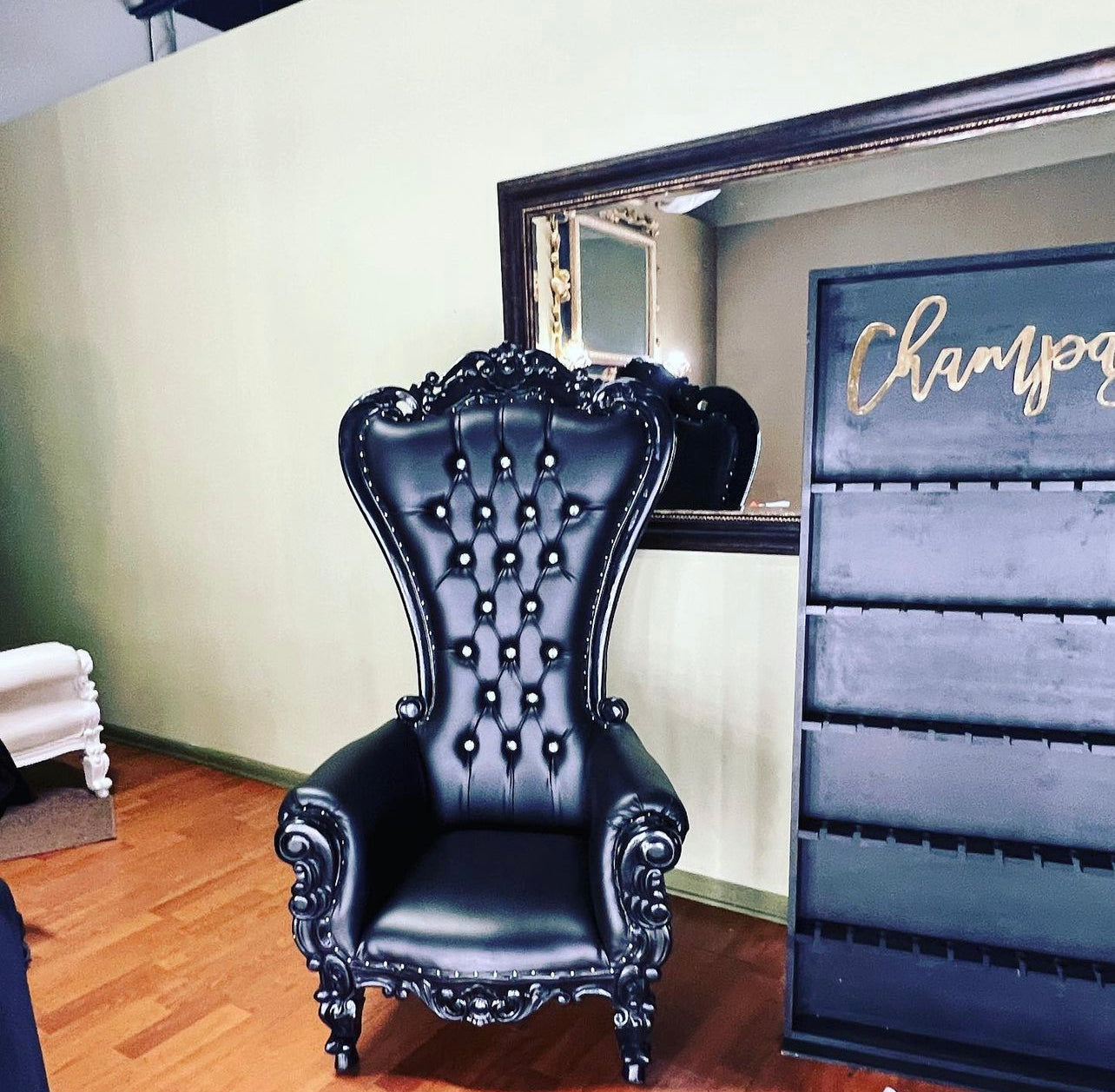 Black Throne Chair